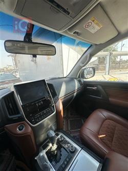 تۆیۆتا لاند کروزەر